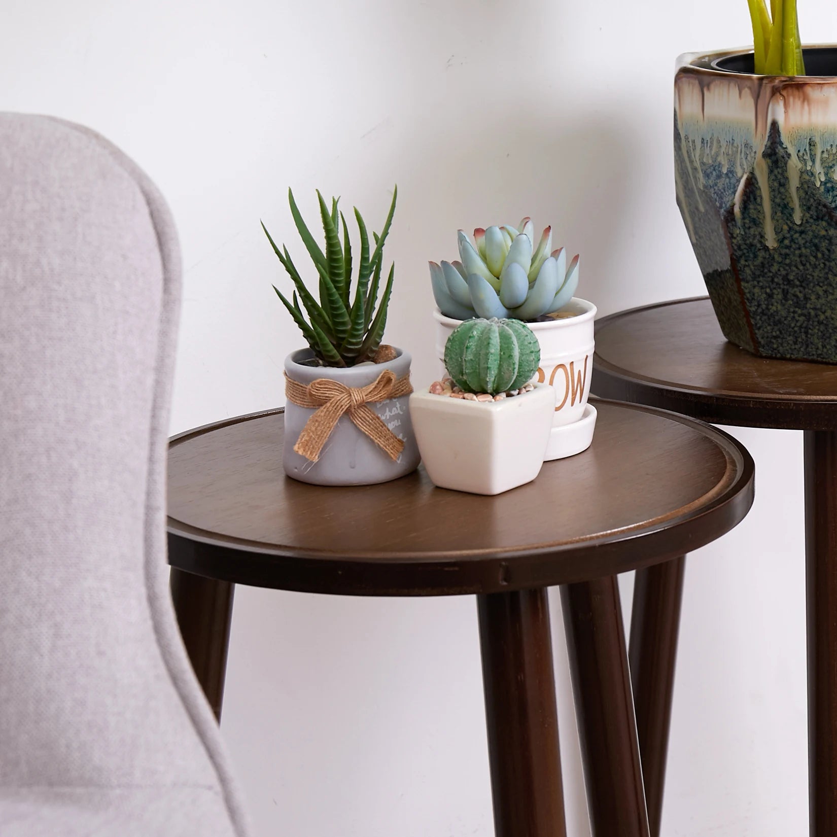 Set of 2 Wood Plant Stand Mid Century Side Table 16.5’’ Tall Round Side End Table Flower Pot Holder Home Decor
